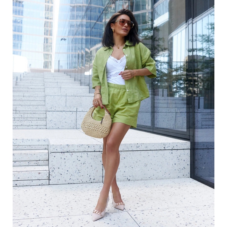 Beige Pumps auf dem Makka-Pfosten 1