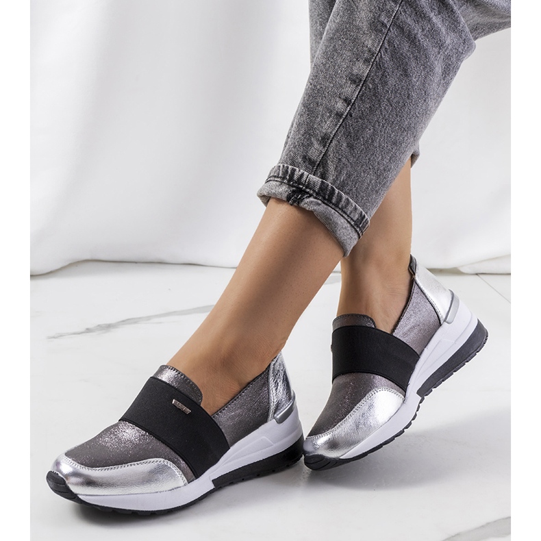 Campina Sneaker aus silbernem Leder grau 1