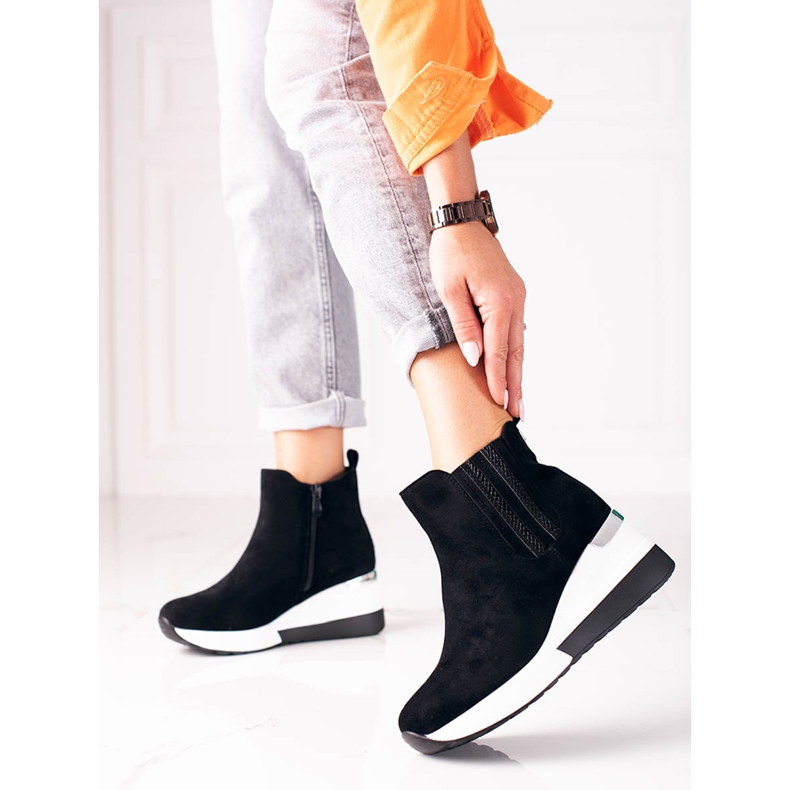 Sportliche Damenstiefel auf dem Shelovet-Keil aus ökologischem Wildleder schwarz 1