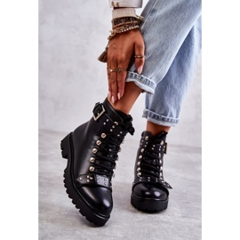 PG1 Schwarze Sabine-Kunstlederstiefel mit dekorativem Gürtel 2