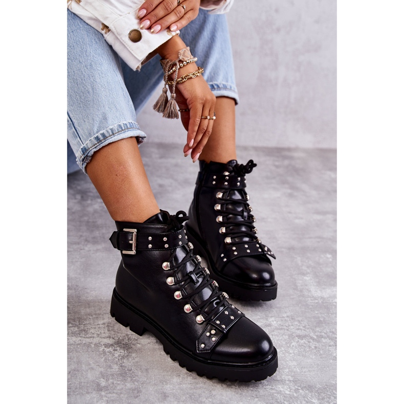 PG1 Schwarze Sabine-Kunstlederstiefel mit dekorativem Gürtel 1