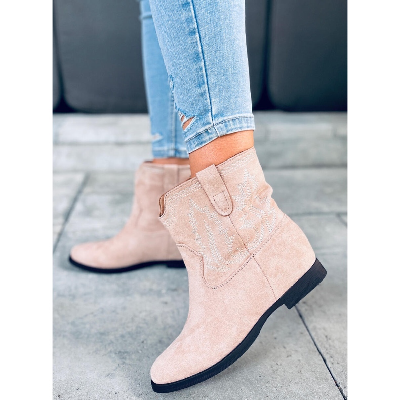 Stiefel auf einem versteckten Keil Astrid Beige 1