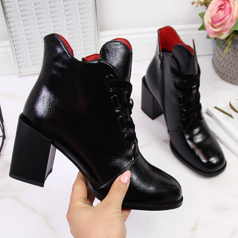 Schwarz lackierte Damenstiefel von Filippo mit dekorativem Absatz 2