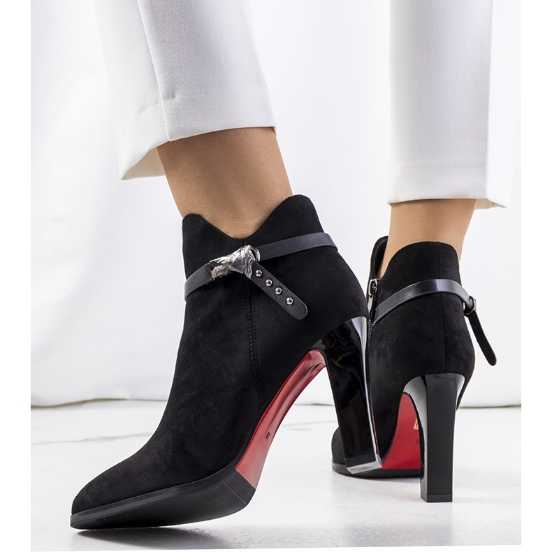 Schwarze Deshi High Heels 2