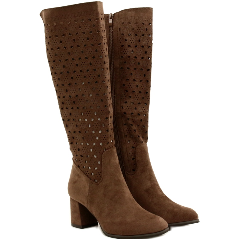 M.Daszyński Durchbrochene Stiefel auf einem braunen Pfosten SA156-10 2