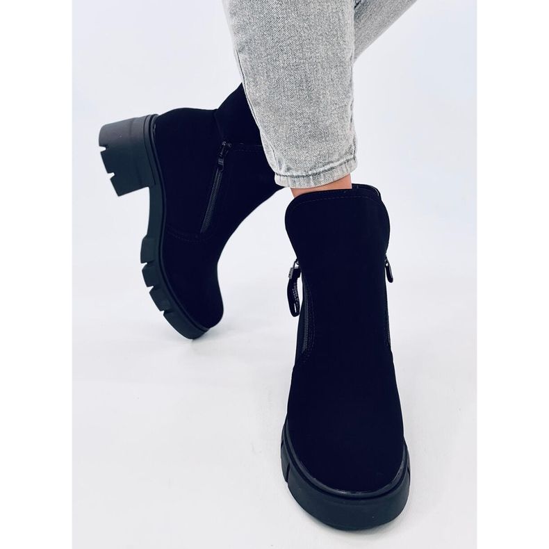 Alaska Schwarze Stiefel mit hohen Sohlen 1