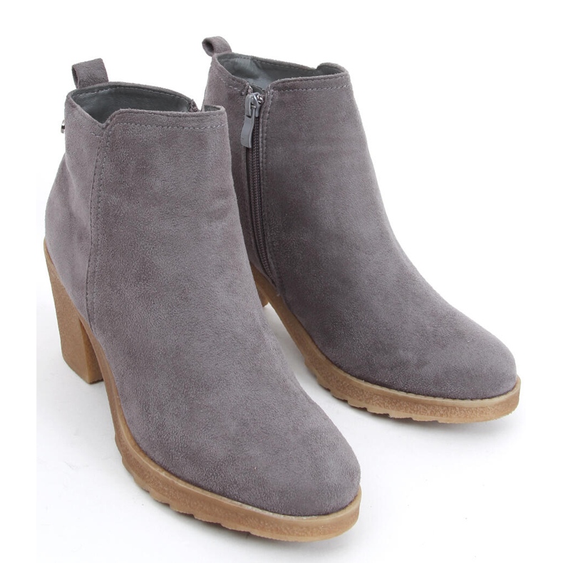 Stiefel mit weitem Absatz von Wimko Grey grau 1