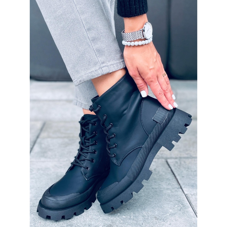 Arlen Schwarze Trekkingstiefel 1