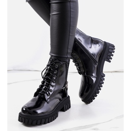 Schwarz lackierte Inark-Stiefel 1