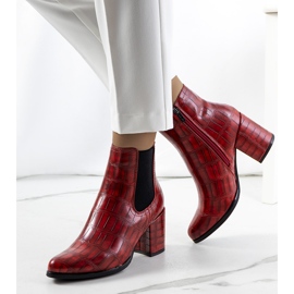 Easthaven rote Stiefel 1