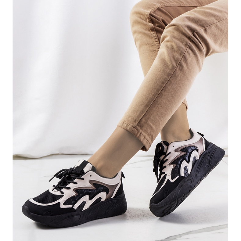 Schwarze Brito-Turnschuhe weiß 1