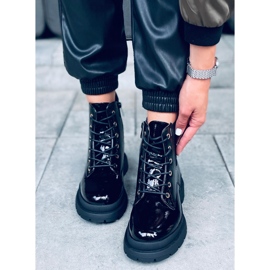 Lackierte Stiefeletten mit Kette Jake Black schwarz 1