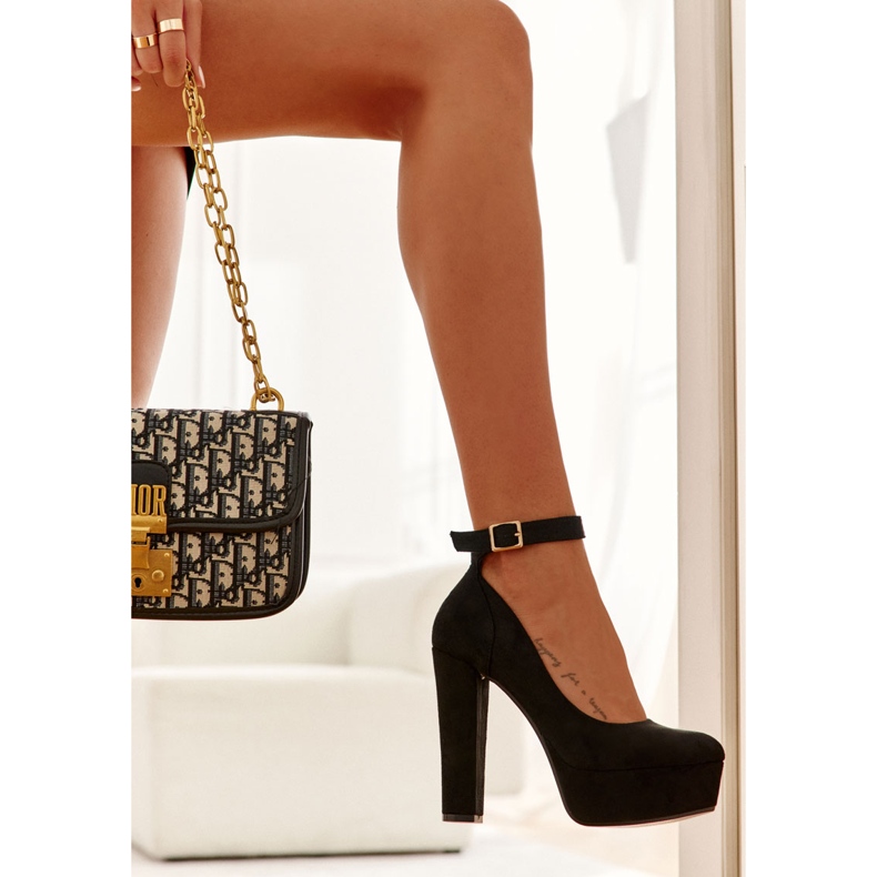 Wildlederpumps auf der schwarzen Rivia-Plattform 2