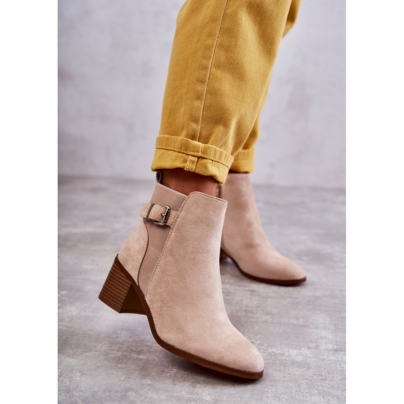 PS1 Wildlederstiefel auf einem Post Beige Vannes 1