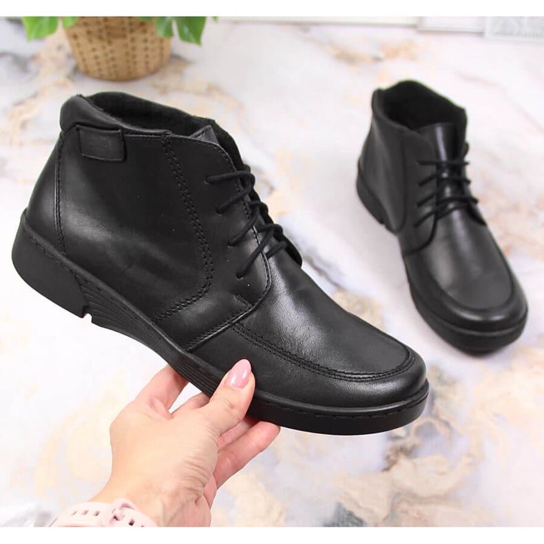 Łukbut Bequeme isolierte schwarze Lederstiefel für Damen Lukbut 675 1