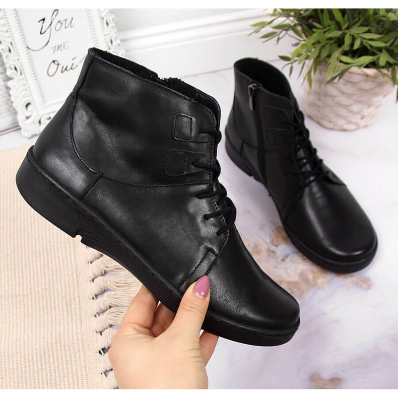 Schwarz Bequeme isolierte Damenstiefel aus Leder, schwarz Łukbut 1816 2