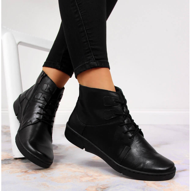 Schwarz Bequeme isolierte Damenstiefel aus Leder, schwarz Łukbut 1816 1