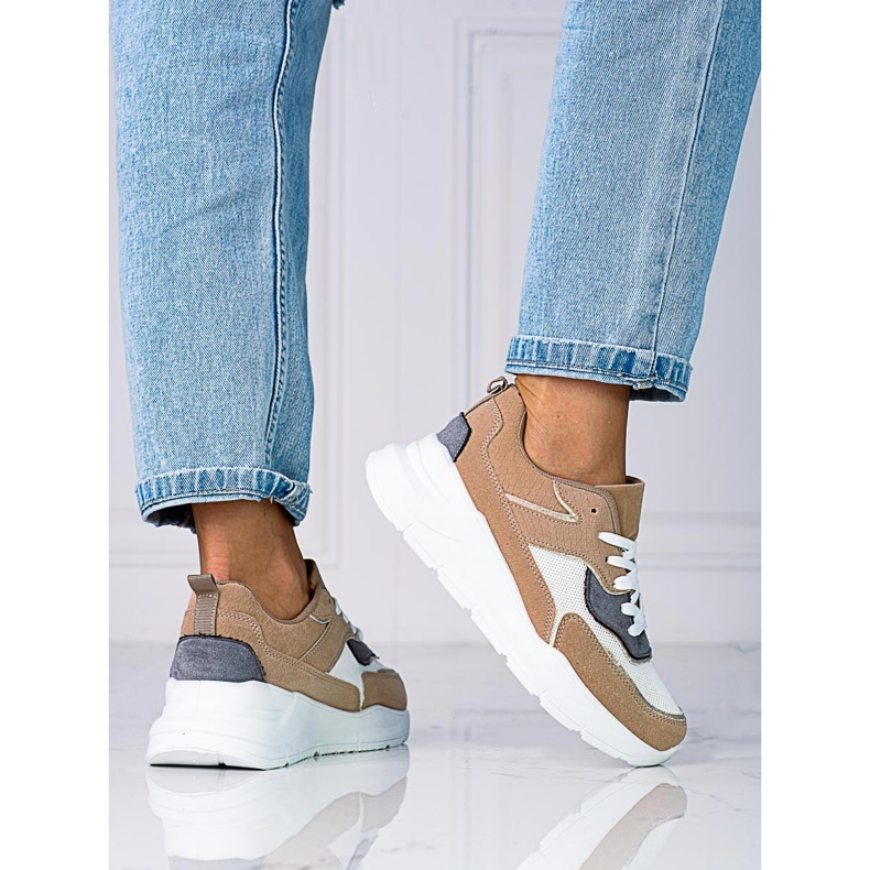 Bequeme Shelovet-Sneakers für Damen auf einem dicken beigefarbenen Plateau braun 1