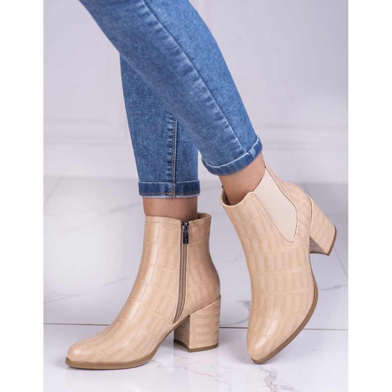 Jodhpur-Stiefel am Shelovet-Pfosten beige mit Muster 1