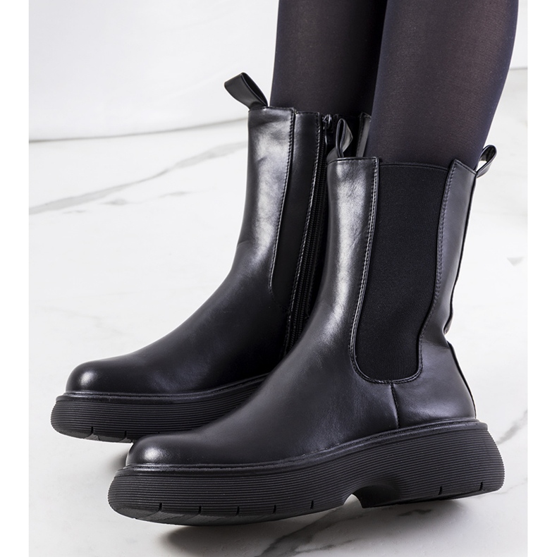 Schwarze Stiefel von Willsden Boots 1