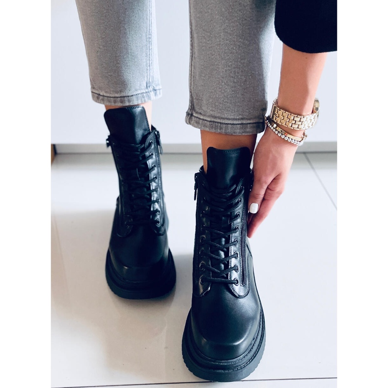 Edvin Schwarze Stiefeletten mit hoher Sohle 2