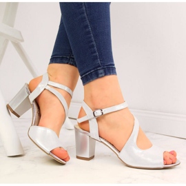 NATALII BRAT BUT Damensandalen aus silbernem Satinleder von Natalia Brat But silber- 1