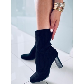 Hermine Schwarze hochhackige Sockenstiefel 1