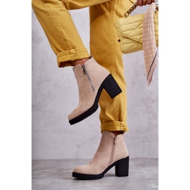 PG1 Wildlederstiefel auf High Heels mit Reißverschluss Hellbeige Sevione 2