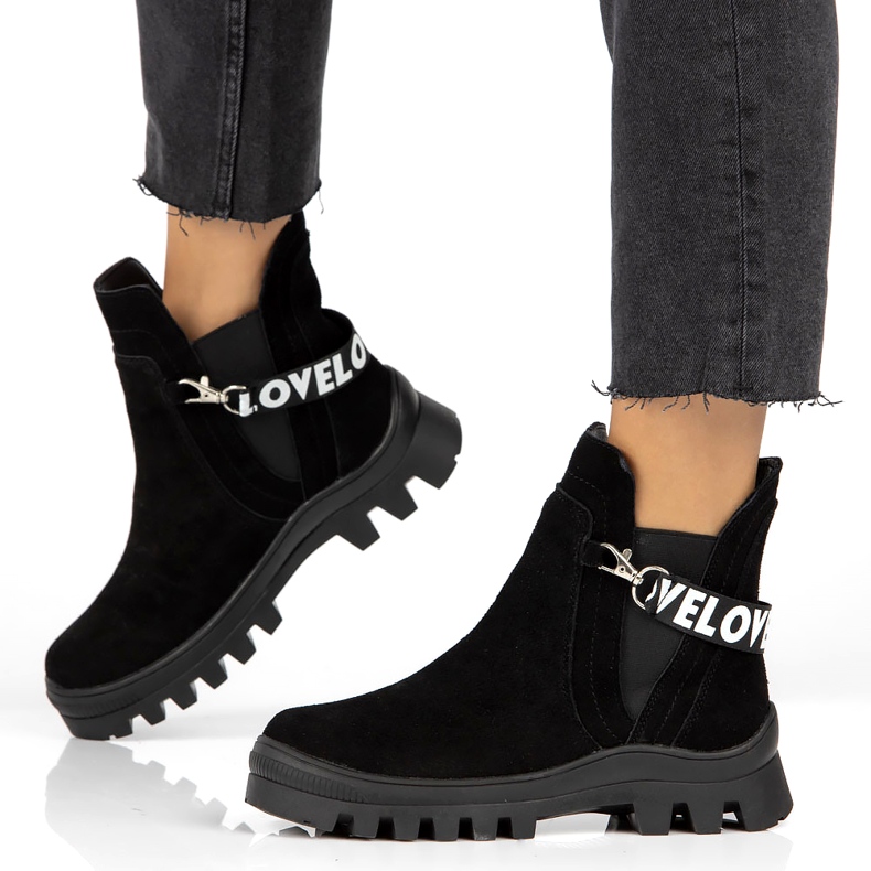 Slip-On-Stiefeletten aus Wildleder mit Dekoration Filippo DBT3927 Schwarz 1