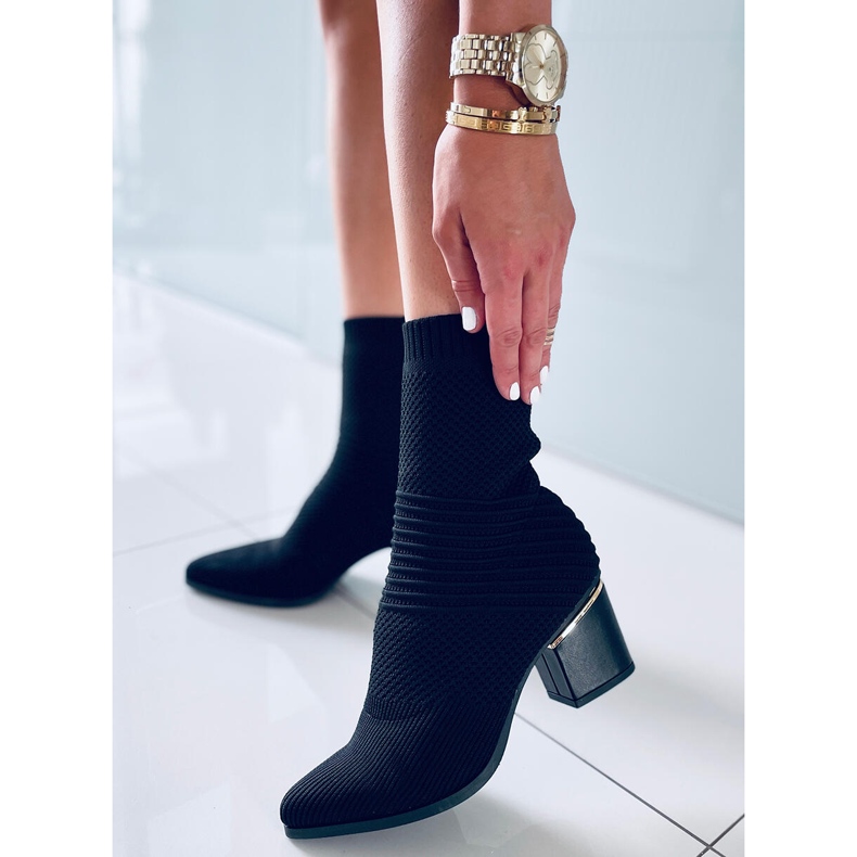 Tiara Schwarze hochhackige Sockenstiefel 1