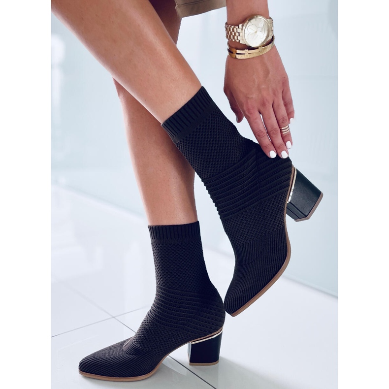 Tiara Braune hochhackige Sockenstiefel 1