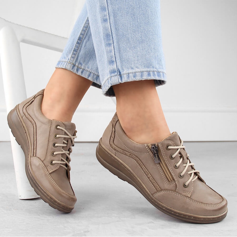 Bequeme Damenschuhe aus braunem Helios-Leder 1