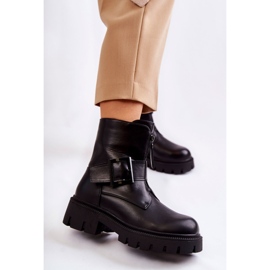 Schwarze warme Damenstiefel mit Reißverschluss 1