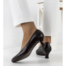 Braune klassische Vinarnik-Pumps 1