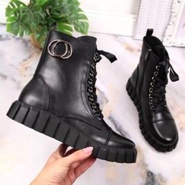 Schwarze Arbeiterinnen auf der Potocki-Plattform 1