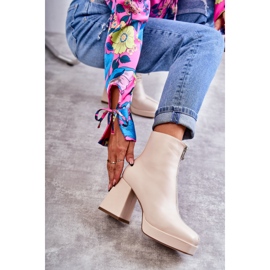 Damenstiefel auf klobigen Absätzen mit Reißverschluss Beige Carrera 1