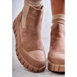 FB2 Modische Slip-On-Stiefel auf der dunkelbeigen Jenna-Plattform 2