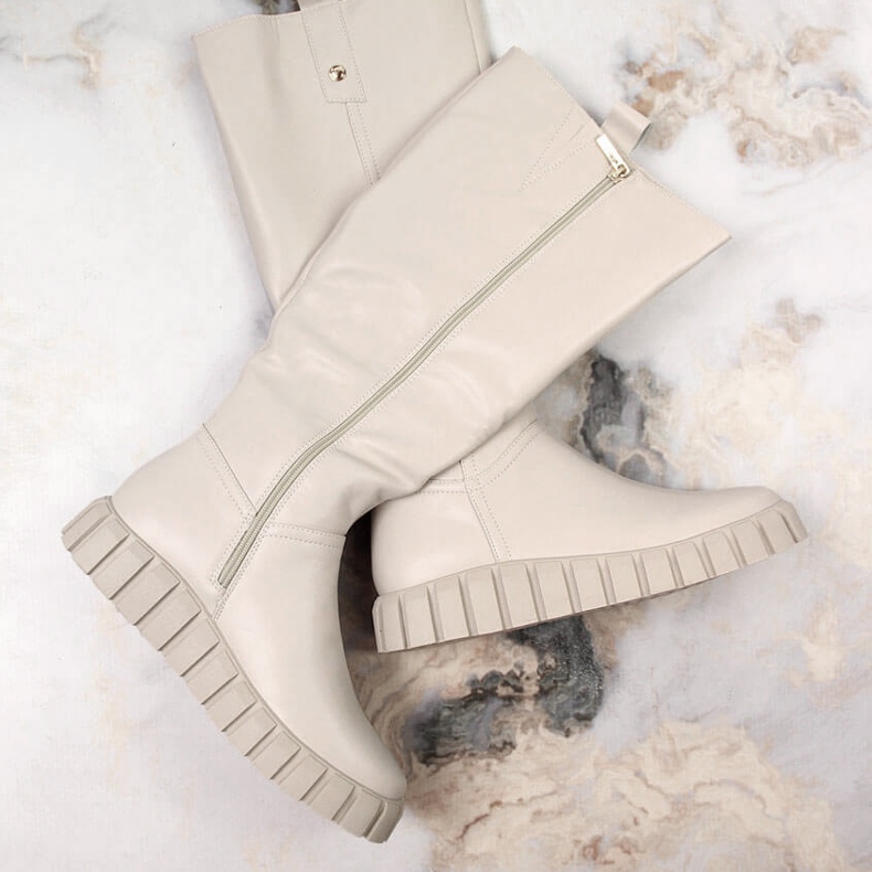 Flache isolierte beige Damenstiefel Potocki 2