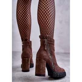 Modische Wildlederstiefel auf High Heel Laura Messi 2509 Brown braun 2