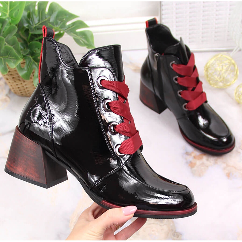 Schwarz lackierte isolierte Damenstiefel schwarz Vinceza JAN147A 1