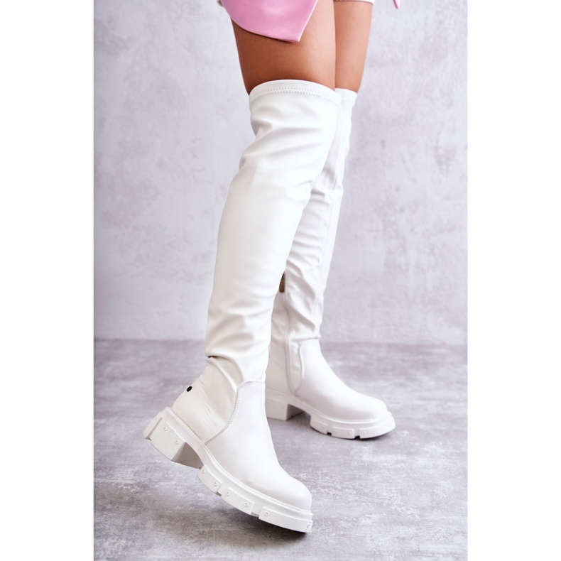 Lederstiefel über dem Knie auf einem flachen Absatz GOE KK2N4022 Weiß 1