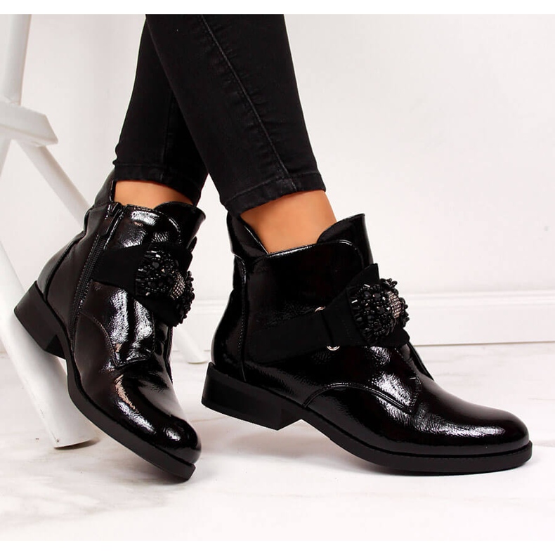 S.Barski Isolierte Lackstiefel für Damen mit schwarzer Schleife von S. Barski 1