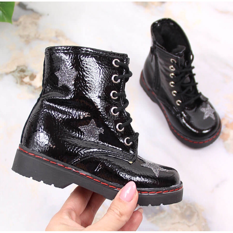 Mädchenstiefel, lackiert, isoliert Kornecki 6216 schwarz 1