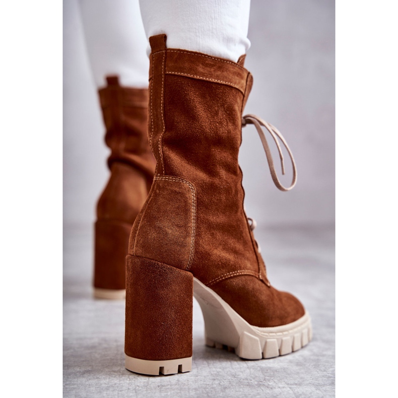 Damen-Wildlederstiefel auf der braunen Edna-Plattform 2