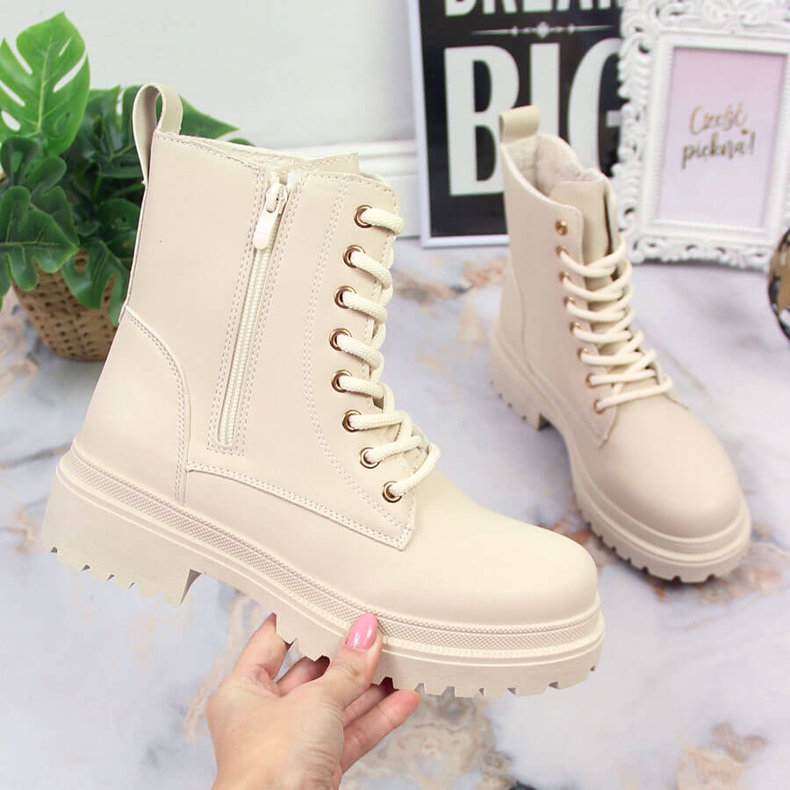 Beige warme Damenstiefel eVento 1