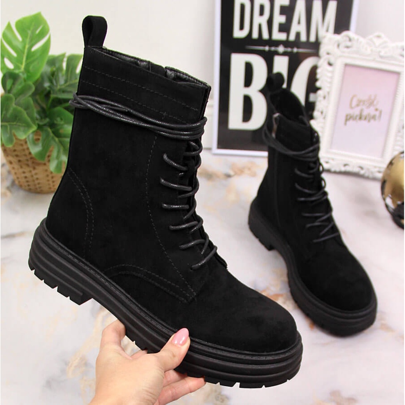 D&A Schwarze OLI175B Trapperstiefel aus schwarzem Wildleder 1