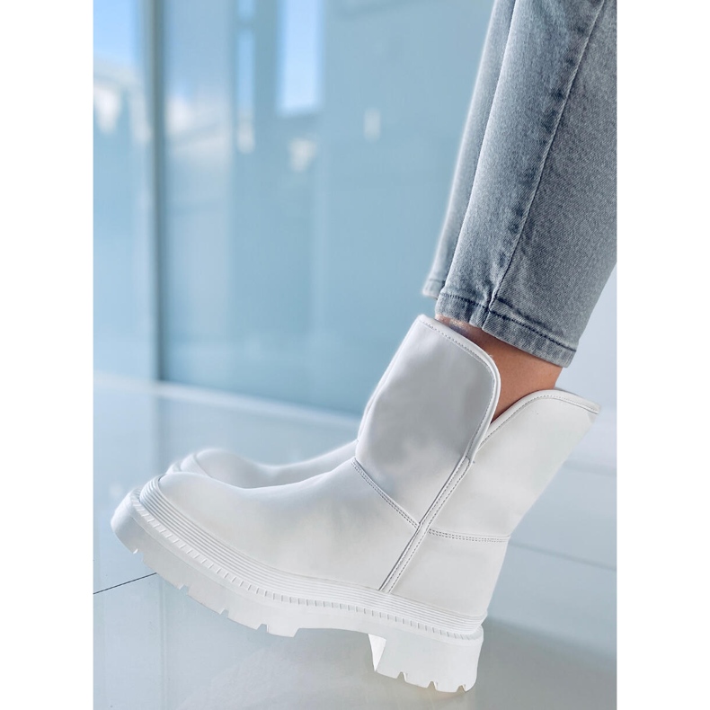 Lizzo Weiße Schneestiefel 2