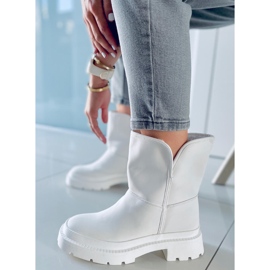 Lizzo Weiße Schneestiefel 1
