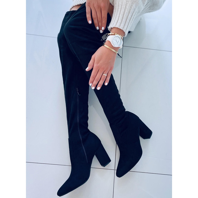 Cher Schwarze High Heels 1