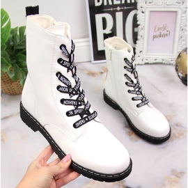 Damenstiefel, lackiert isoliert weiß Vinceza 1